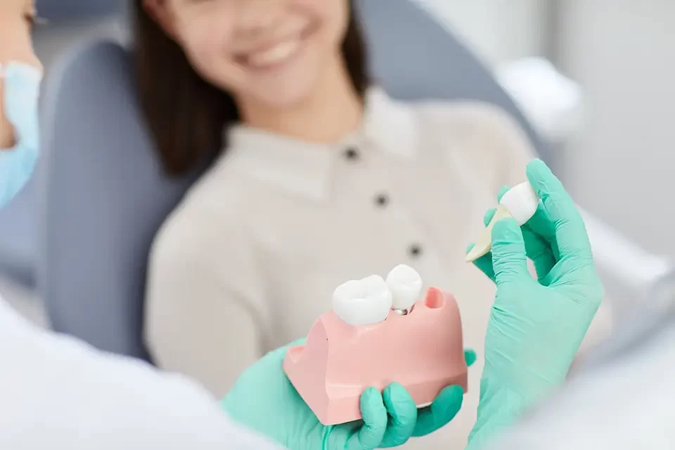 Dental Plates vs Implants: Candidacy and Oral Health Factors
